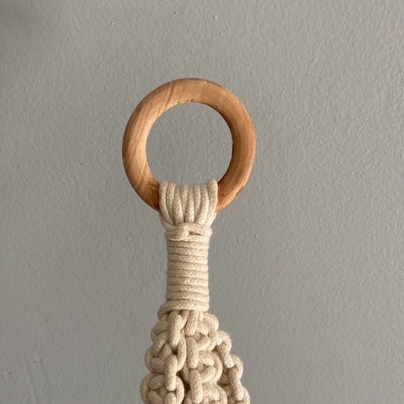 Macrame Pot Hanger Ombré Pink - Picture 2 of 4